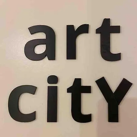 Art Center Apartment *