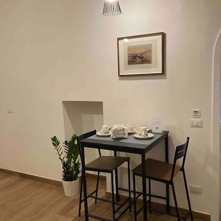 Apartment Art Center *